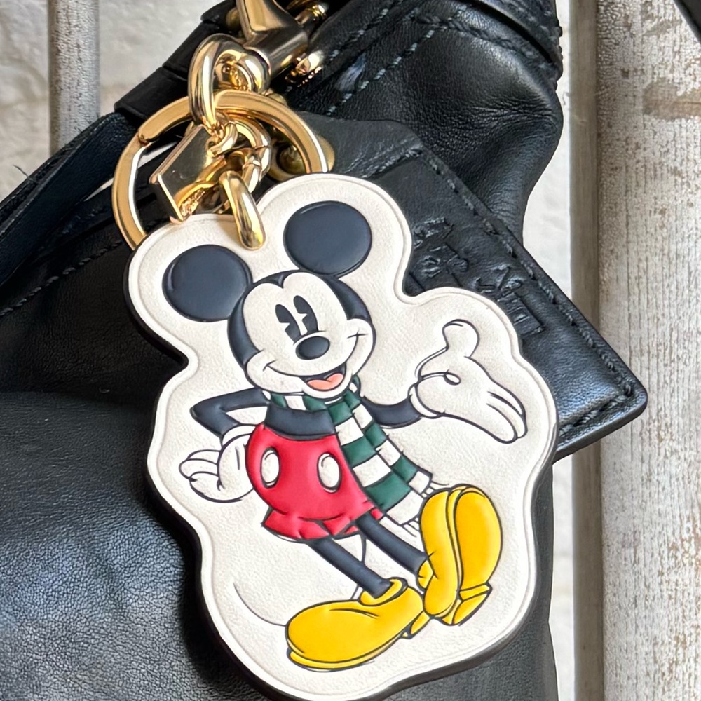 Deep Navy Coach 11422 Bleeker Tattersall bucket Leather Y2K w/ Disney’s bag tag - Picture 9 of 9